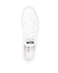 Baskets basses en cuir blanches Axel Arigato