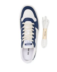 Baskets basses en cuir blanches Axel Arigato