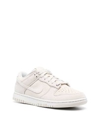 Baskets basses en cuir blanches Nike