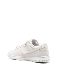 Baskets basses en cuir blanches Nike