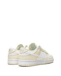 Baskets basses en cuir blanches Nike