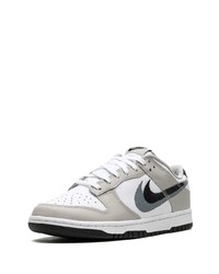 Baskets basses en cuir blanches Nike