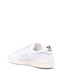 Baskets basses en cuir blanches adidas