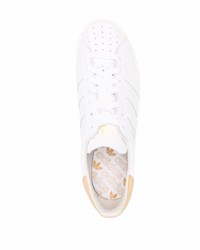 Baskets basses en cuir blanches adidas