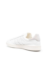 Baskets basses en cuir blanches adidas