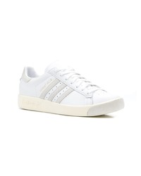 Baskets basses en cuir blanches adidas