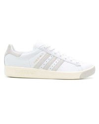 Baskets basses en cuir blanches adidas