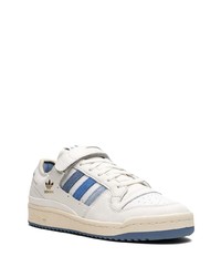 Baskets basses en cuir blanches adidas