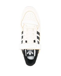 Baskets basses en cuir blanches adidas