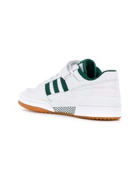 Baskets basses en cuir blanches adidas