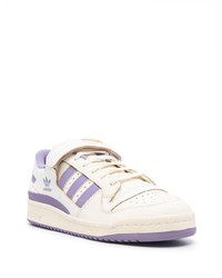 Baskets basses en cuir blanches adidas