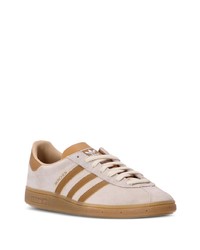 Baskets basses en cuir blanches adidas