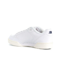 Baskets basses en cuir blanches Nike