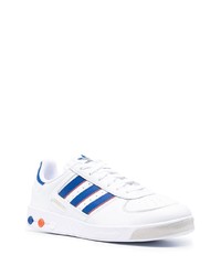 Baskets basses en cuir blanches adidas