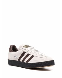 Baskets basses en cuir blanches adidas