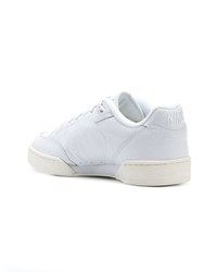 Baskets basses en cuir blanches Nike