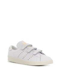 Baskets basses en cuir blanches adidas