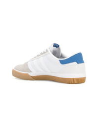 Baskets basses en cuir blanches adidas