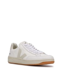 Baskets basses en cuir blanches Veja