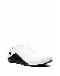 Baskets basses en cuir blanches Nike