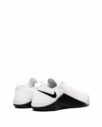 Baskets basses en cuir blanches Nike