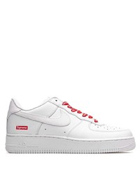 Baskets basses en cuir blanches Nike