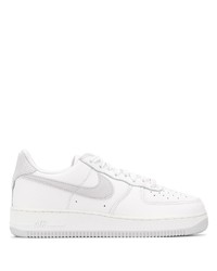 Baskets basses en cuir blanches Nike