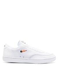 Baskets basses en cuir blanches Nike