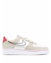 Baskets basses en cuir blanches Nike