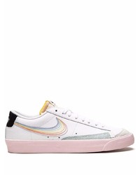 Baskets basses en cuir blanches Nike