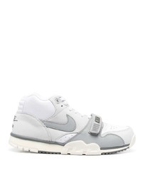 Baskets basses en cuir blanches Nike