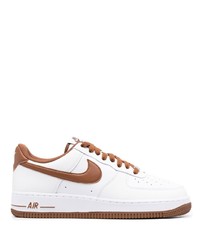 Baskets basses en cuir blanches Nike