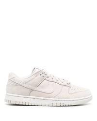 Baskets basses en cuir blanches Nike