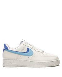 Baskets basses en cuir blanches Nike