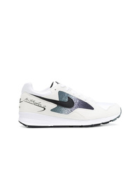 Baskets basses en cuir blanches Nike