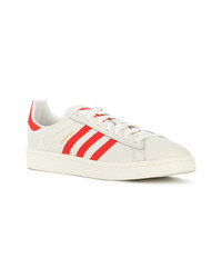 Baskets basses en cuir blanches adidas