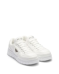 Baskets basses en cuir blanches Prada