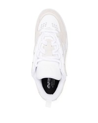 Baskets basses en cuir blanches adidas