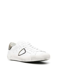 Baskets basses en cuir blanches Philippe Model Paris