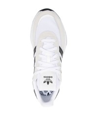 Baskets basses en cuir blanches adidas