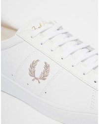 Baskets basses en cuir blanches Fred Perry