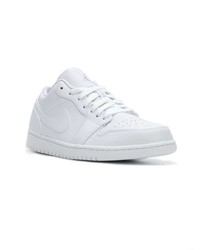 Baskets basses en cuir blanches Nike