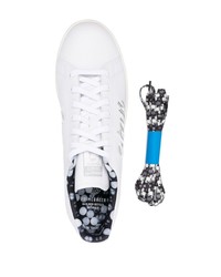 Baskets basses en cuir blanches adidas