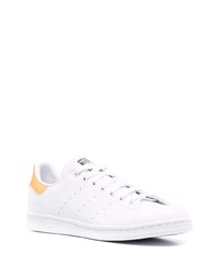 Baskets basses en cuir blanches adidas