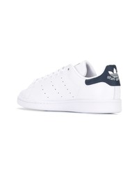 Baskets basses en cuir blanches adidas