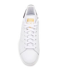 Baskets basses en cuir blanches adidas