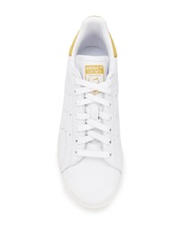 Baskets basses en cuir blanches adidas