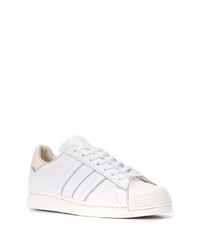 Baskets basses en cuir blanches adidas