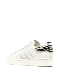 Baskets basses en cuir blanches adidas