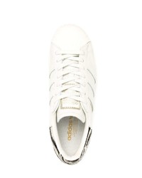 Baskets basses en cuir blanches adidas